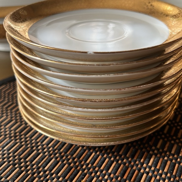 ROYAL LB BARVARIA warranted 18carat gold saucers. Used in good cond. 5.7”dia. - Picture 11 of 12